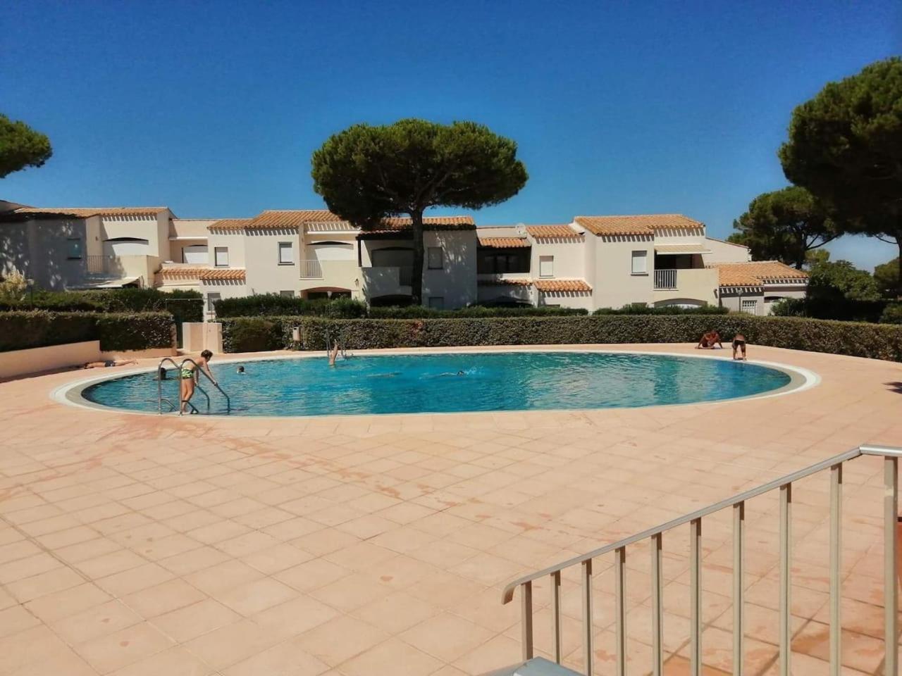 Appartement 4/6 Personnes Plain Pied - 5Min Plage - Piscine En Face Agde Exterior foto